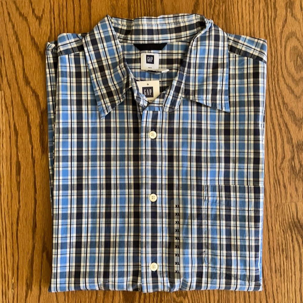 NWT GAP Short Sleeve Button Down Shirt